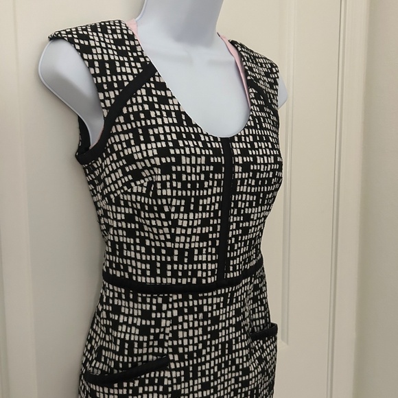 Adrianna Papell City Blocks Stylist Dress - Size 2 - Picture 2 of 6
